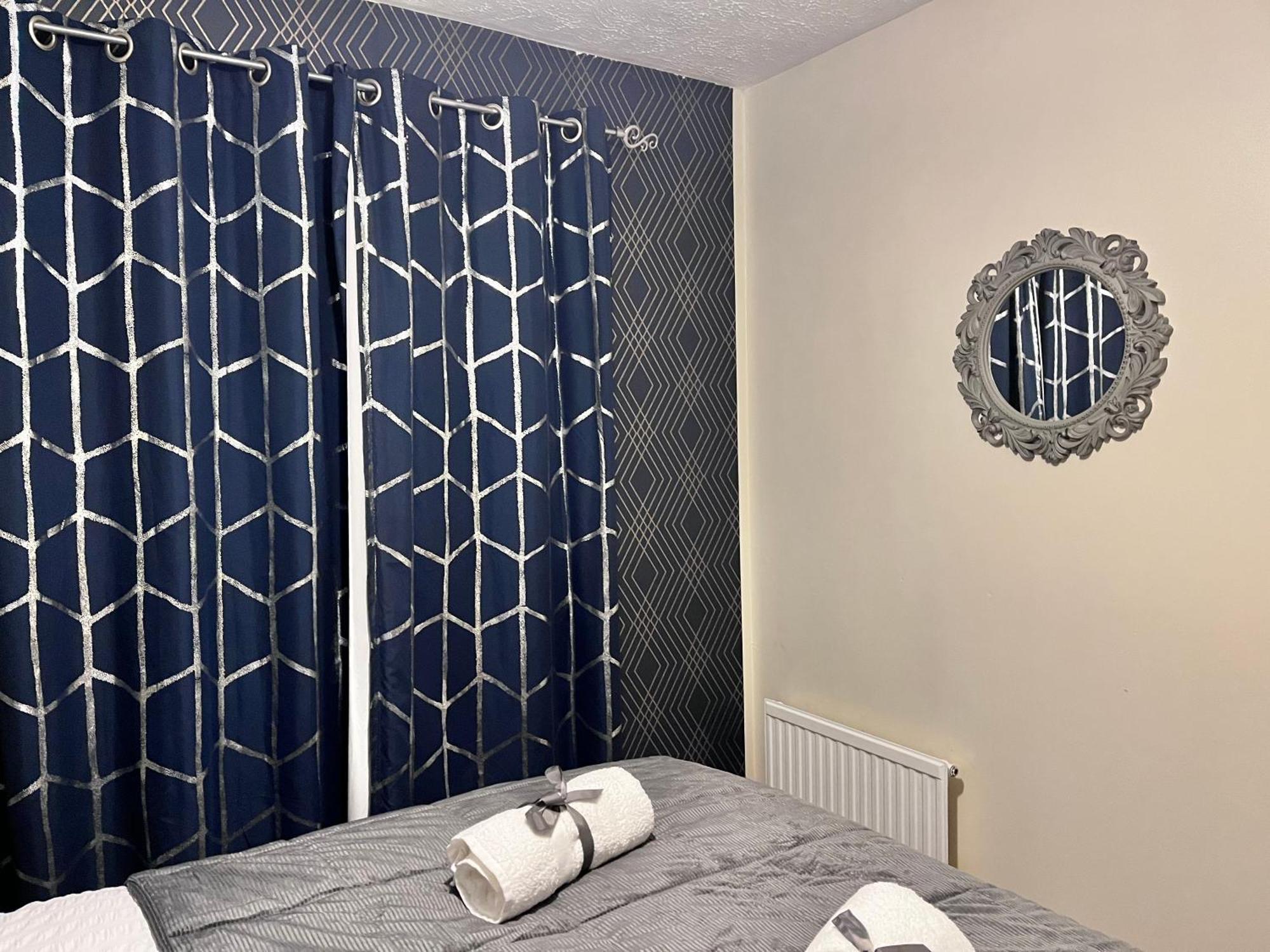 Lush House Close To Ashford Town Centre With Driveway 외부 사진