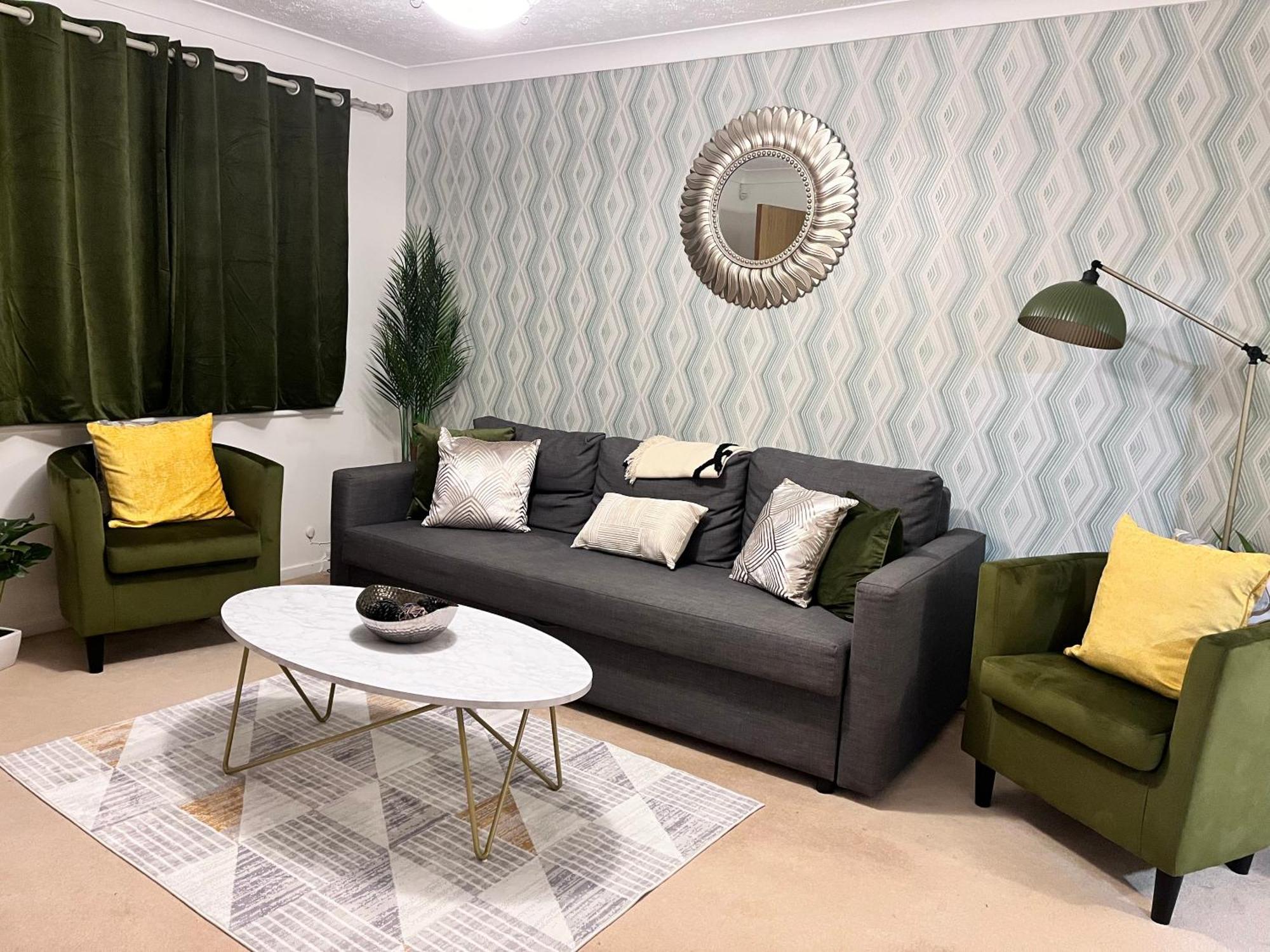 Lush House Close To Ashford Town Centre With Driveway 외부 사진