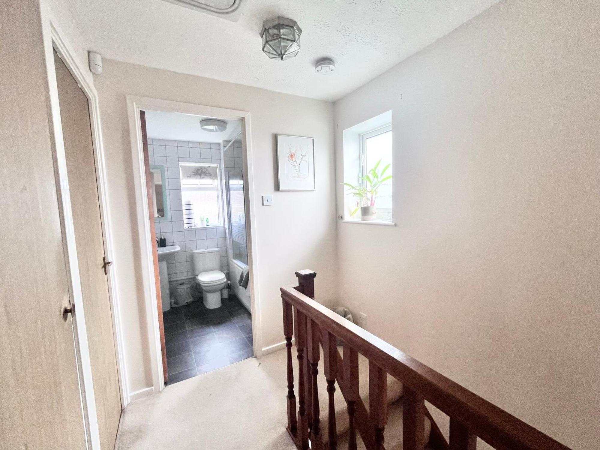 Lush House Close To Ashford Town Centre With Driveway 외부 사진