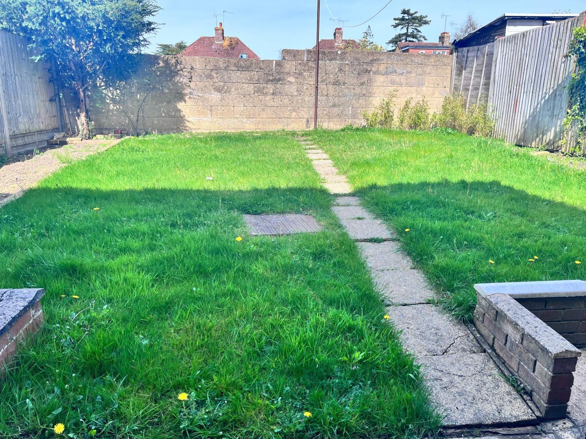 Lush House Close To Ashford Town Centre With Driveway 외부 사진